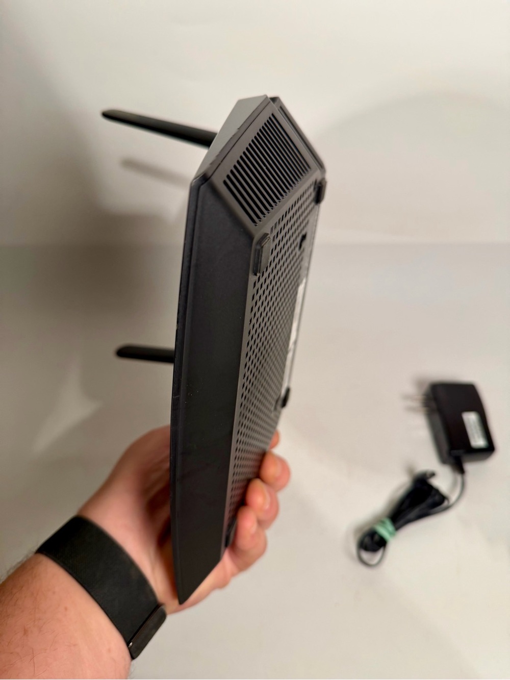 NETGEAR - R6260 - AC1600 Wireless Dual-Band Gigabit Wifi Router - Picture 3 of 8